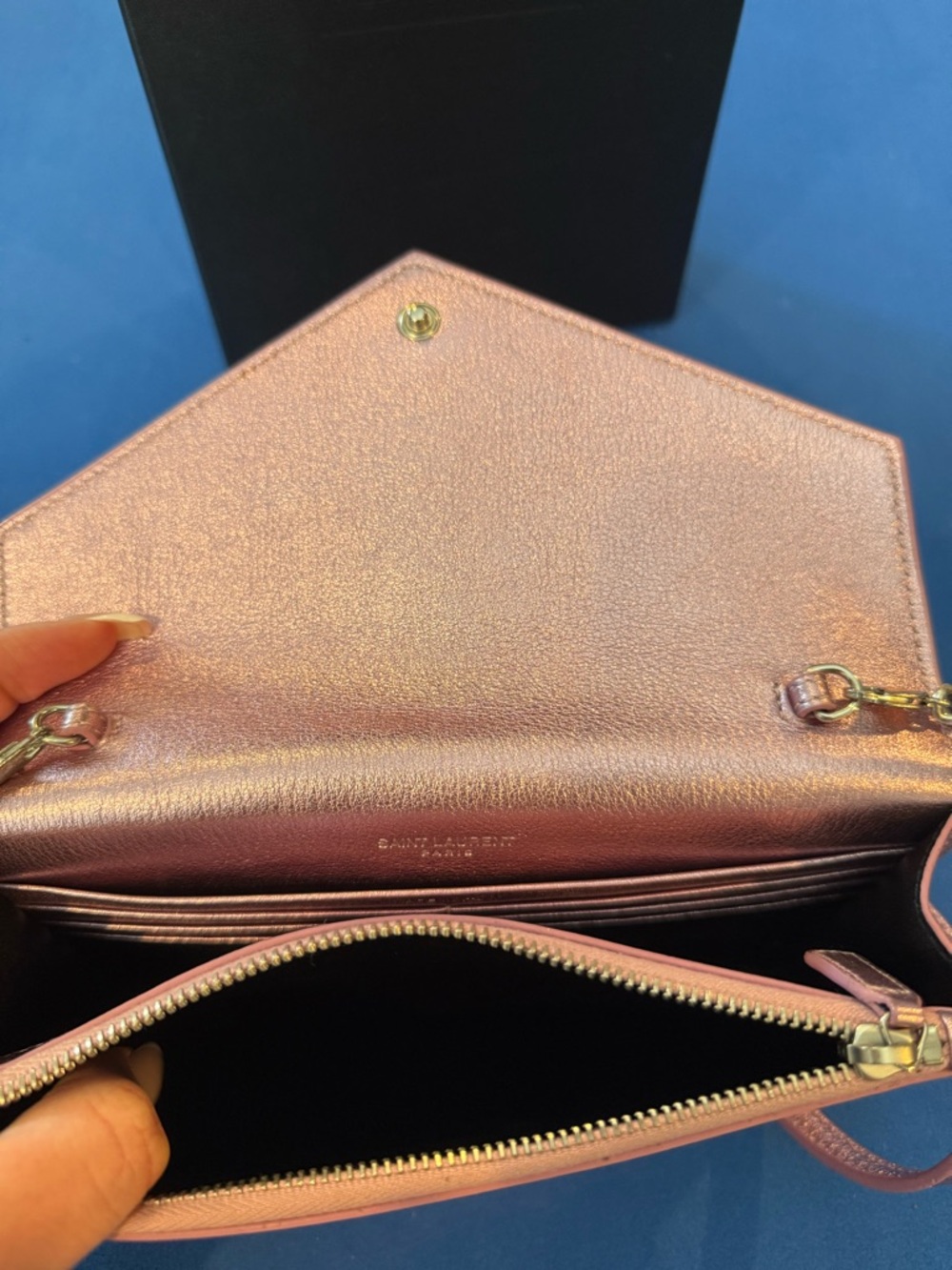 Saint Laurent Metallic Rose Gold Envelope Chain Wallet - Picture 4 of 8